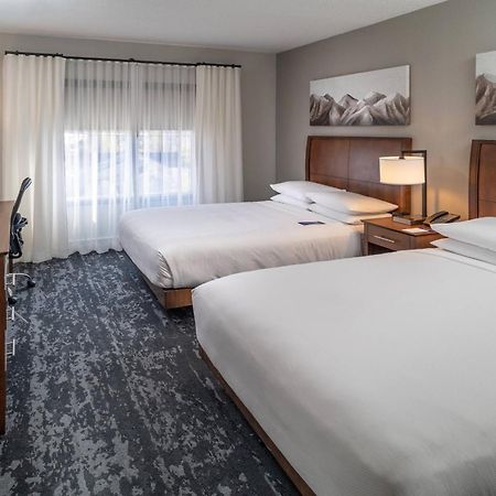 Delta Hotels By Marriott Huntington Mall Barboursville Buitenkant foto