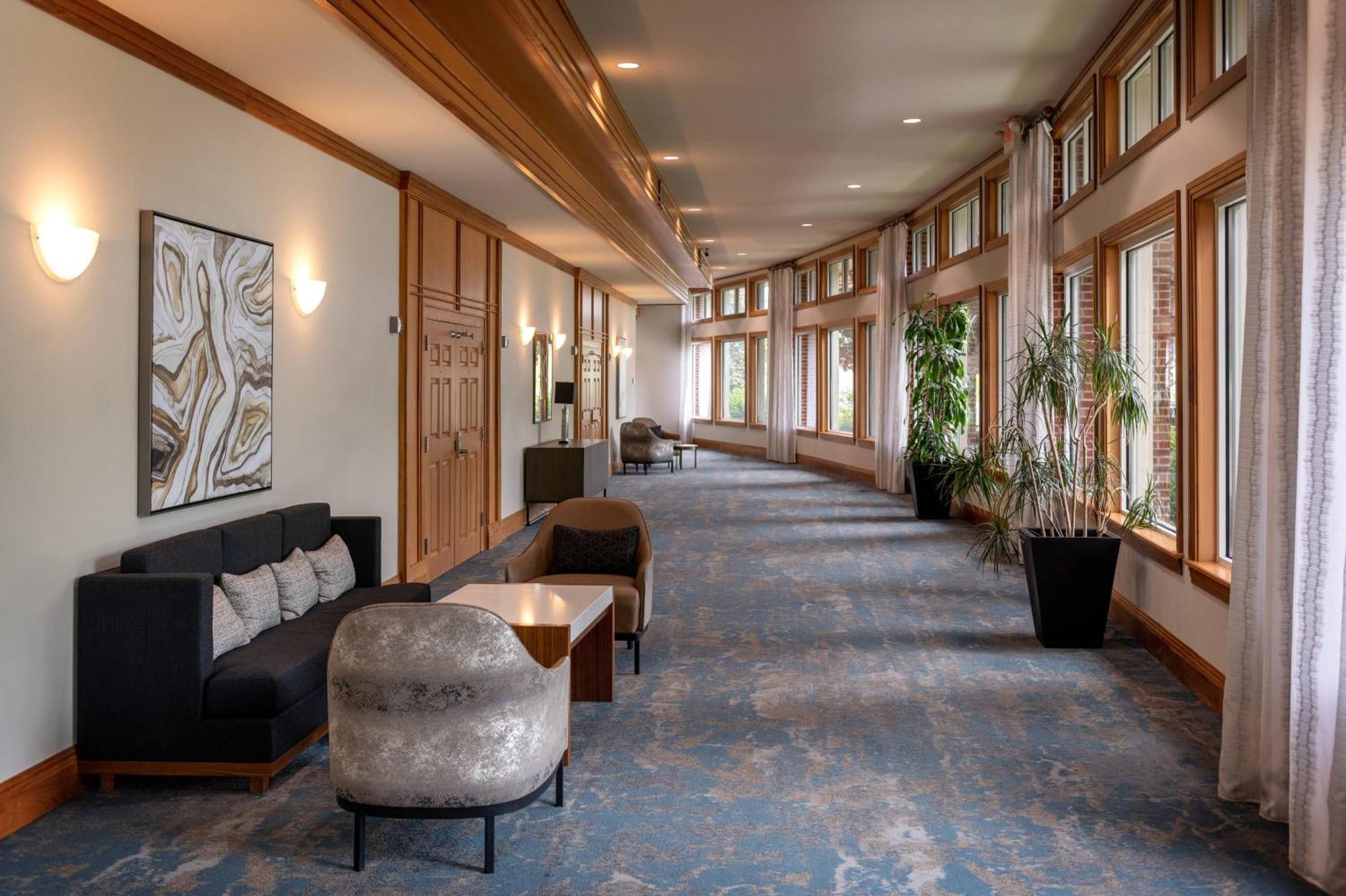 Delta Hotels By Marriott Huntington Mall Barboursville Buitenkant foto