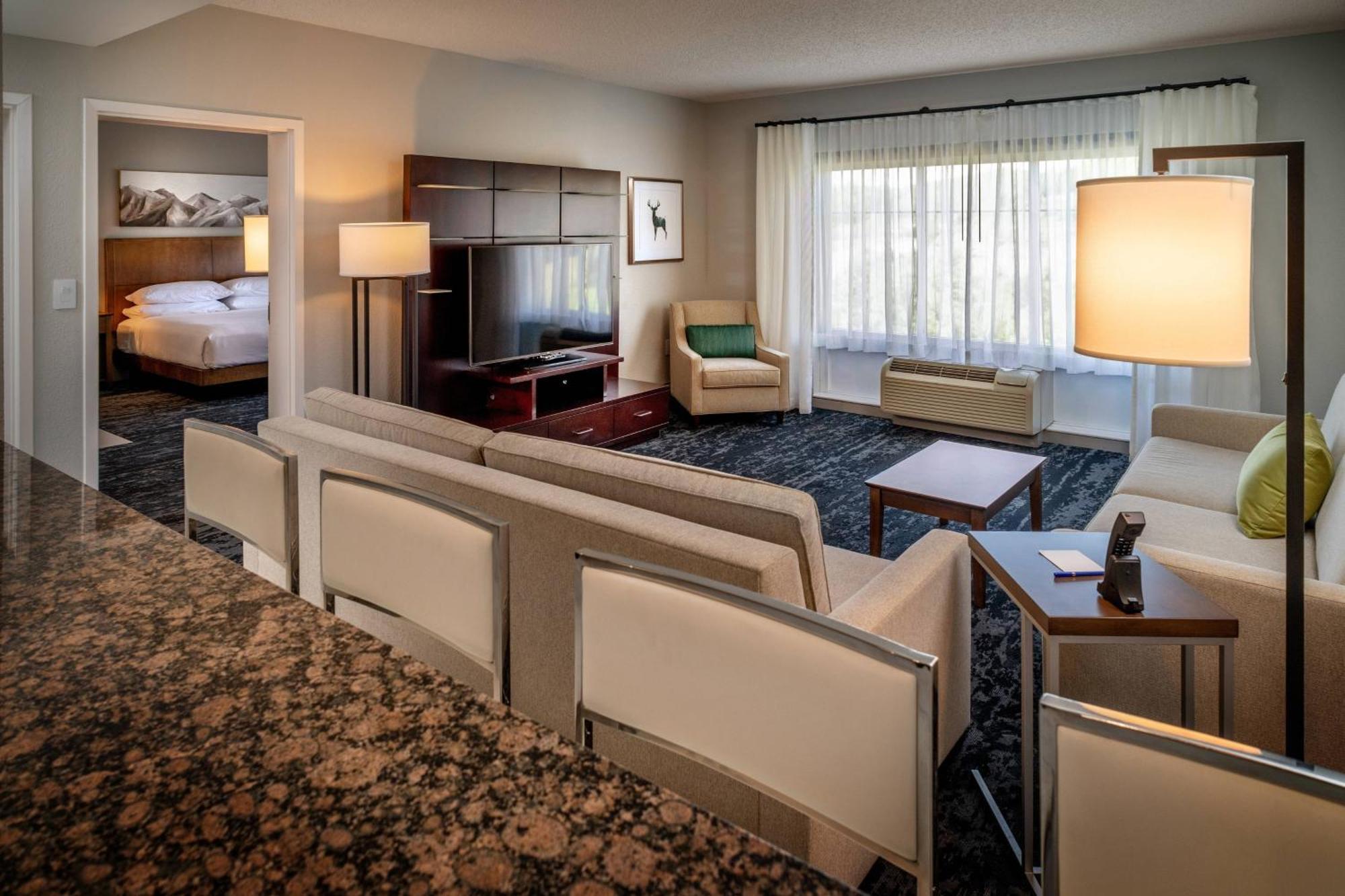 Delta Hotels By Marriott Huntington Mall Barboursville Buitenkant foto