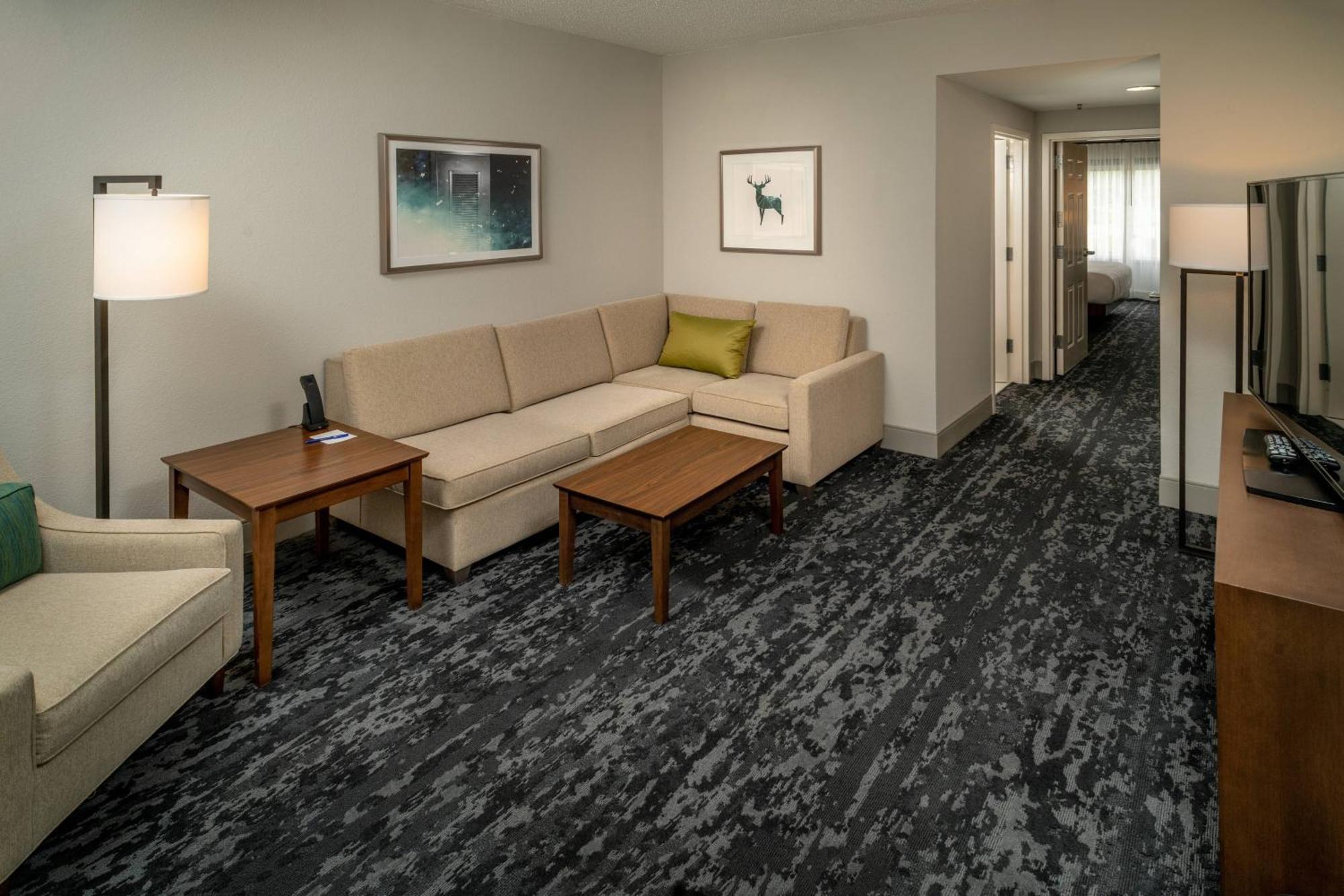 Delta Hotels By Marriott Huntington Mall Barboursville Buitenkant foto
