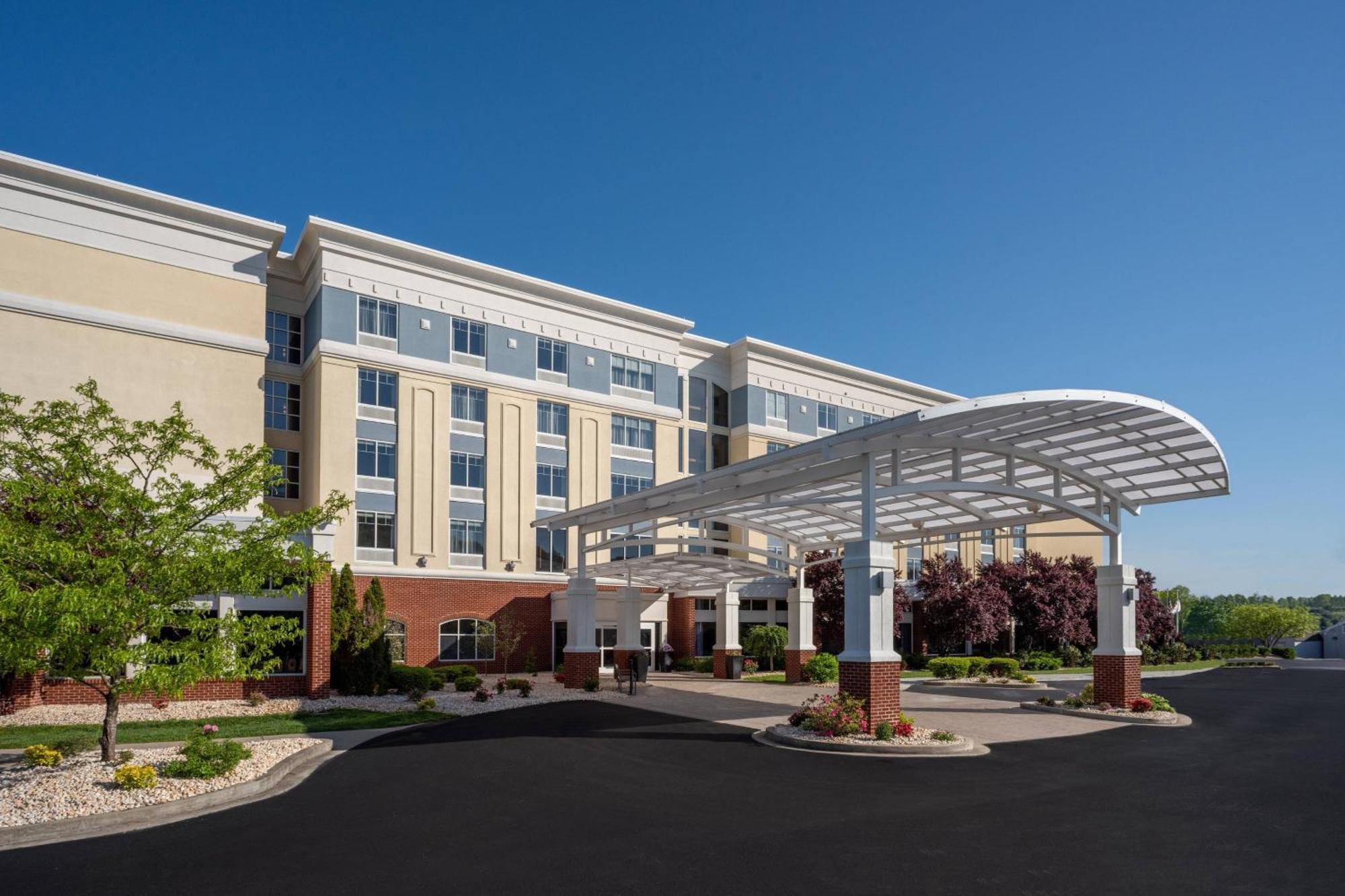 Delta Hotels By Marriott Huntington Mall Barboursville Buitenkant foto