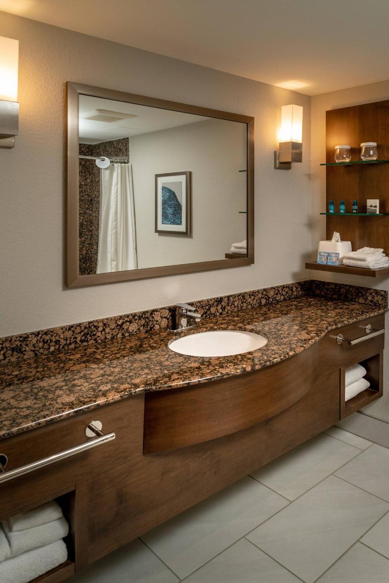 Delta Hotels By Marriott Huntington Mall Barboursville Buitenkant foto