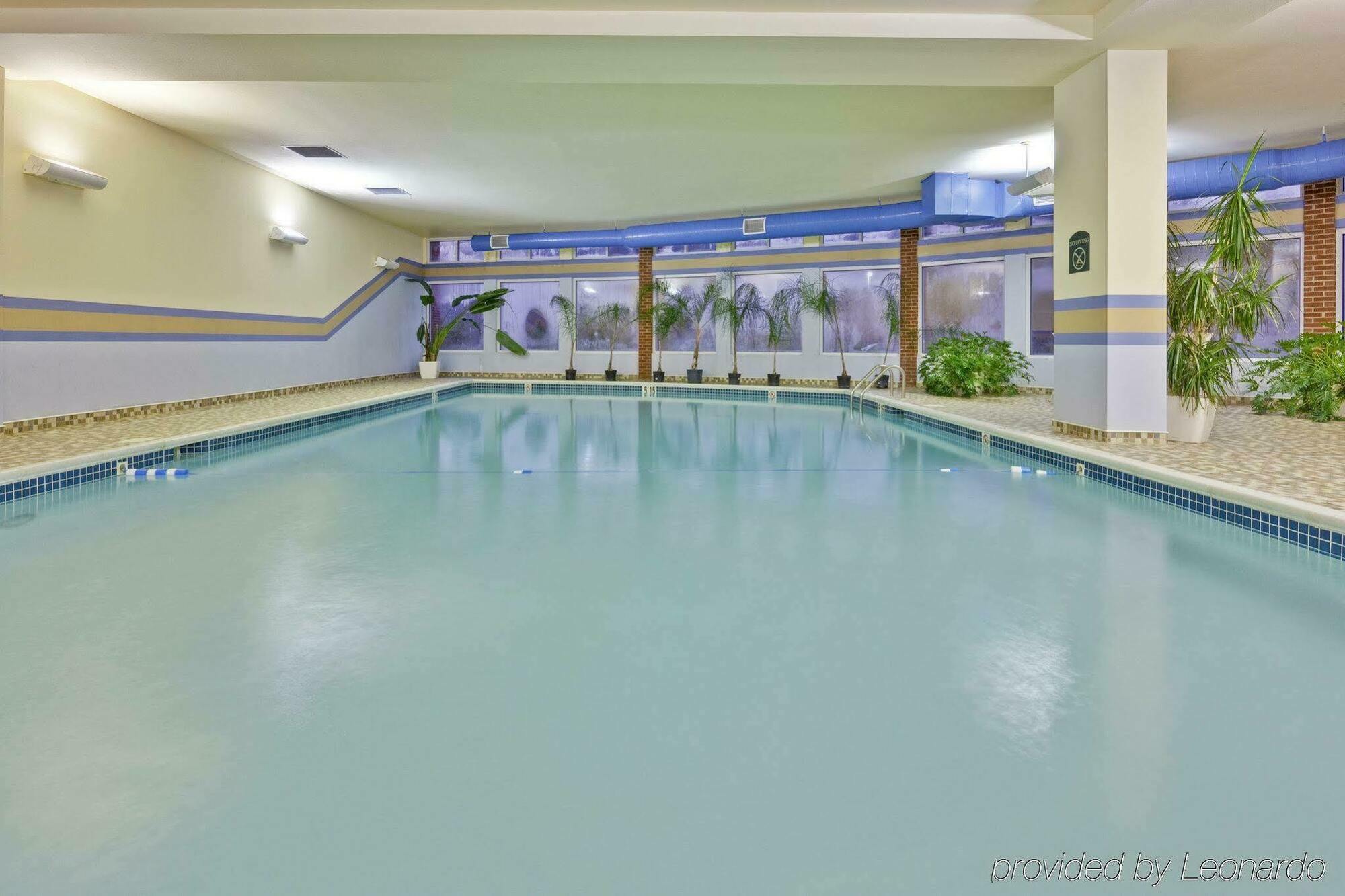 Delta Hotels By Marriott Huntington Mall Barboursville Buitenkant foto